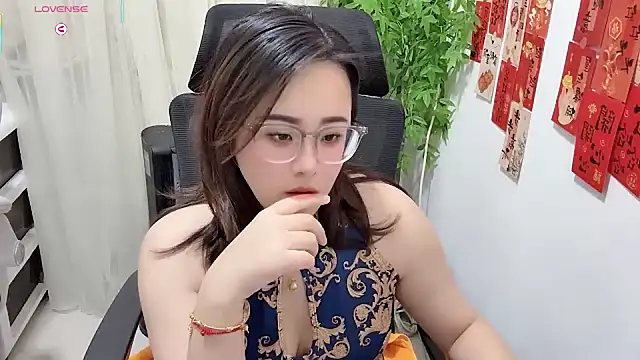 Snapshot of NEWONETO chatting on 03/19/26, 01:33 NEWONETO online show from 03/19/26, 01:33