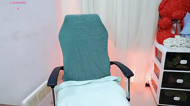 NEWONETO online show from 10/29/25, 09:08