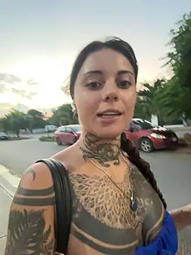 Snapshot of lurosscy chatting on 12/21/25, 11:27 lurosscy online show from 12/21/25, 11:27