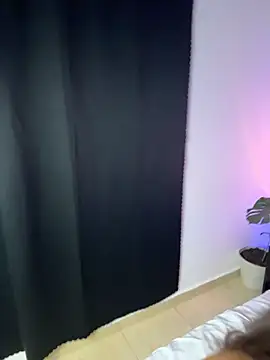 Snapshot of lurosscy chatting on 02/04/26, 01:11 lurosscy online show from 02/04/26, 01:11