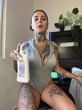 Snapshot of lurosscy chatting on 01/11/26, 10:27 lurosscy online show from 01/11/26, 10:27