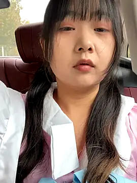 Snapshot of tiantian-26 chatting on 10/03/25, 02:37 tiantian-26 online show from 10/03/25, 02:37