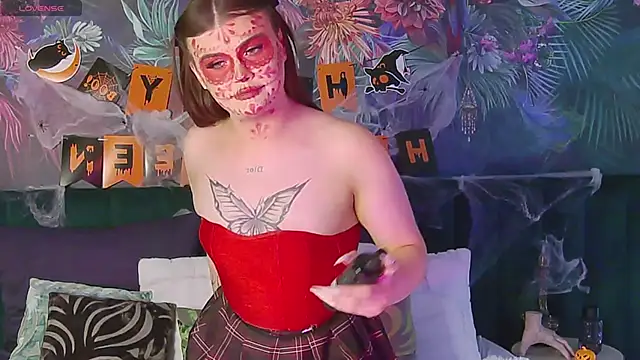 EvaaLane online show from 10/31/25, 07:49