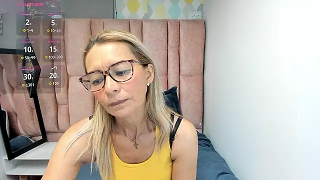 Issa Milf   online show from 02/10/26, 01:10