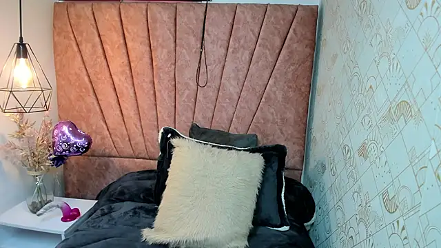 Issa Milf   online show from 11/06/25, 01:04