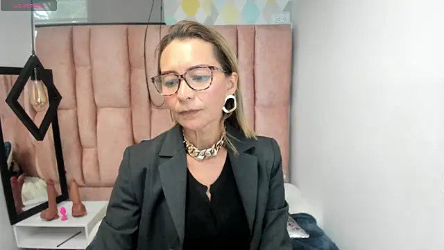 Issa Milf   online show from 04/27/26, 04:49