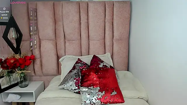 Issa Milf   online show from 06/16/26, 01:33