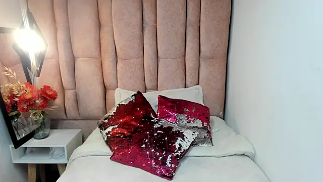 Issa Milf   online show from 07/08/26, 01:12