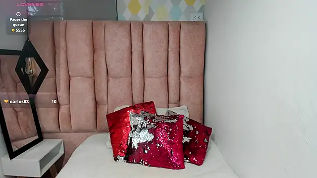 Issa Milf   online show from 03/28/26, 01:34