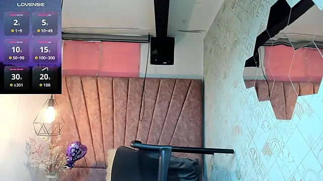 Issa Milf   online show from 10/09/25, 01:00