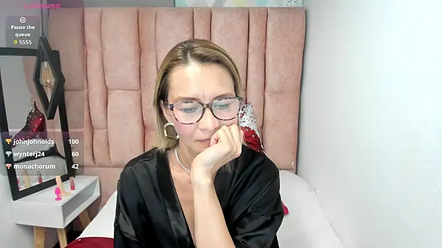 Issa Milf   online show from 04/02/26, 08:43
