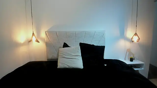 Issa Milf   online show from 04/22/26, 01:40