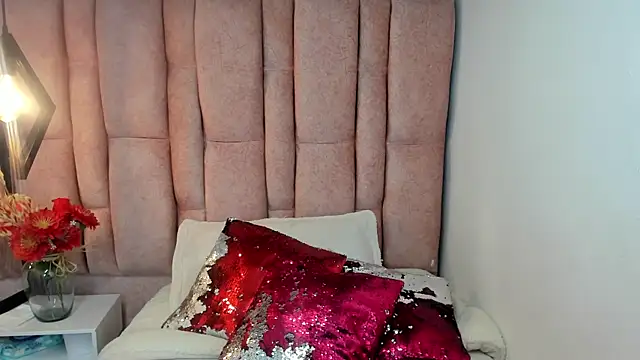Issa Milf   online show from 07/11/26, 01:22