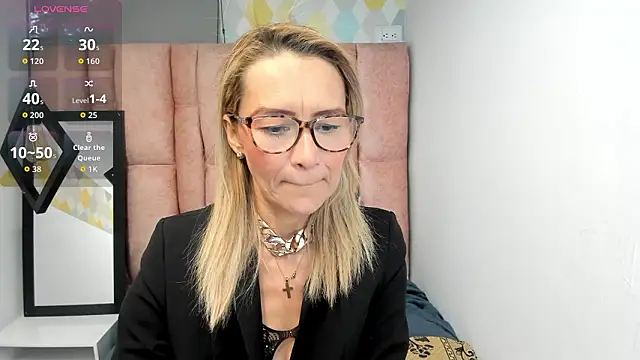 Issa Milf   online show from 02/14/26, 01:11