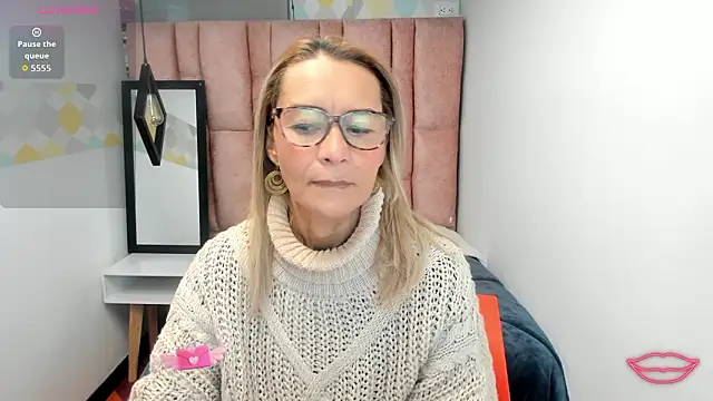 Issa Milf   online show from 02/05/26, 12:45