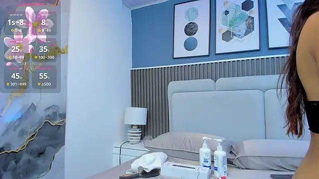 liz  cute online show from 12/16/25, 12:09