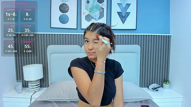 liz  cute online show from 11/04/25, 11:36