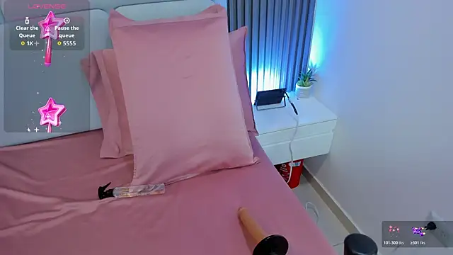 liz  cute online show from 11/12/25, 11:36