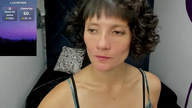 Snapshot of Valery_More__ chatting on 10/09/25, 01:22 Valery More online show from 10/09/25, 01:22