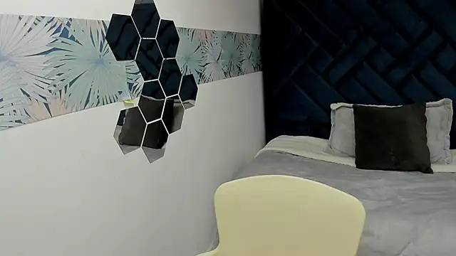 Valery More   online show from 11/21/25, 12:37