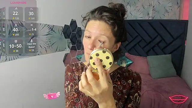 Valery More   online show from 02/15/26, 03:00