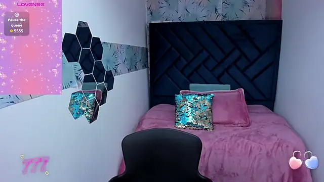 Valery More   online show from 04/21/26, 01:07