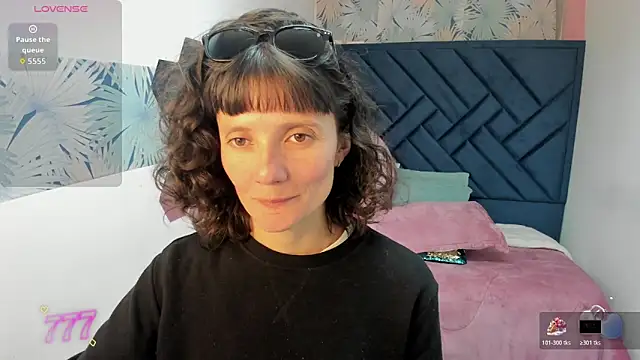 Valery More   online show from 06/03/26, 02:18