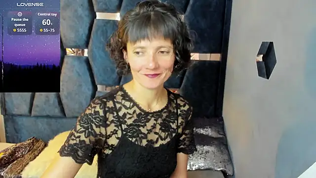 Snapshot of Valery_More__ chatting on 10/08/25, 07:47 Valery More online show from 10/08/25, 07:47