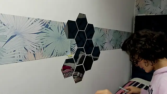 Valery More   online show from 11/08/25, 12:09