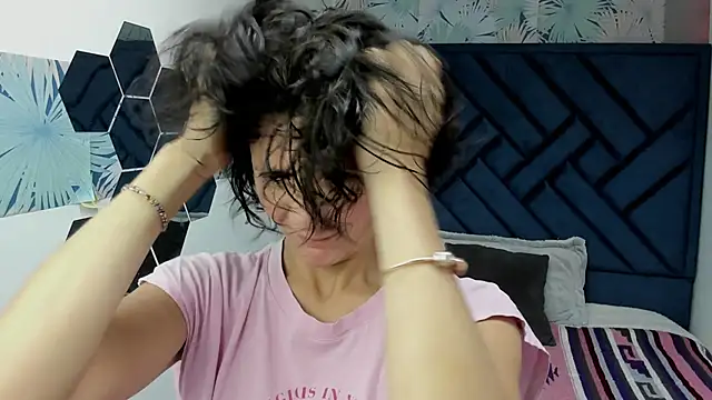 Valery More   online show from 11/14/25, 12:20