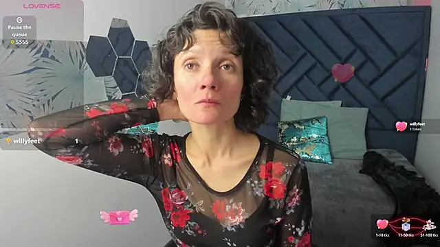 Valery More   online show from 02/11/26, 02:06