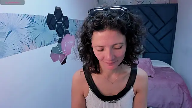 Valery More   online show from 06/02/26, 01:11