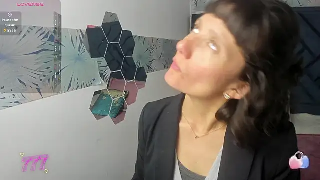 Valery More   online show from 03/10/26, 01:04