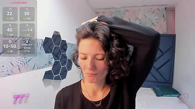 Snapshot of Valery_More__ chatting on 06/18/26, 01:16 Valery More online show from 06/18/26, 01:16