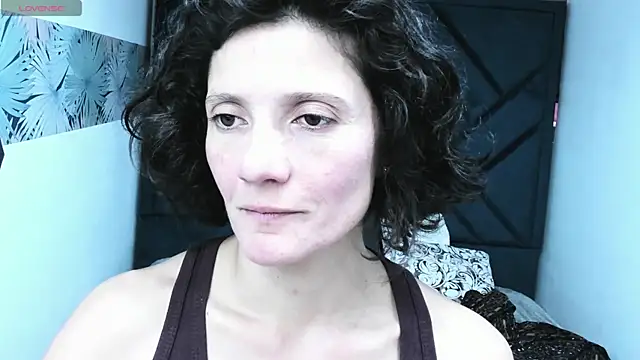 Valery More   online show from 12/18/25, 12:20