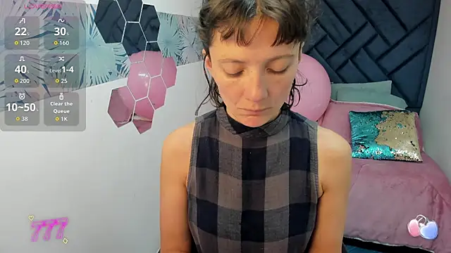 Snapshot of Valery_More__ chatting on 06/05/26, 01:06 Valery More online show from 06/05/26, 01:06