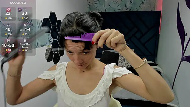 Valery More   online show from 12/01/25, 12:17