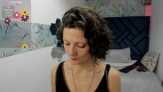 Valery More   online show from 12/02/25, 12:29