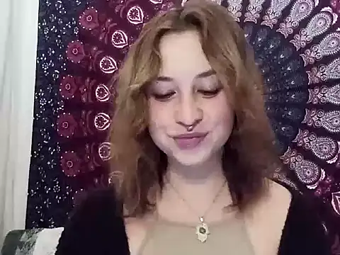 Snapshot of AdalynKiss chatting on 10/05/25, 06:20 AdalynKiss online show from 10/05/25, 06:20