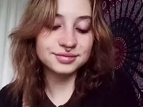 Snapshot of AdalynKiss chatting on 10/17/25, 06:17 AdalynKiss online show from 10/17/25, 06:17
