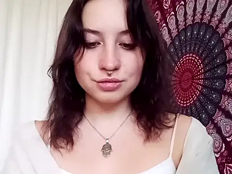Snapshot of AdalynKiss chatting on 10/20/25, 06:37 AdalynKiss online show from 10/20/25, 06:37