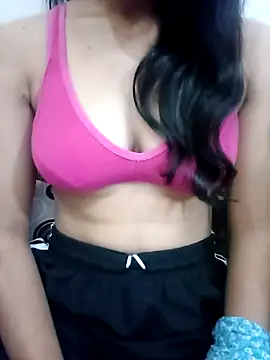 Snapshot of Meenu_rani6 chatting on 12/19/25, 03:36 Meenu rani6 online show from 12/19/25, 03:36