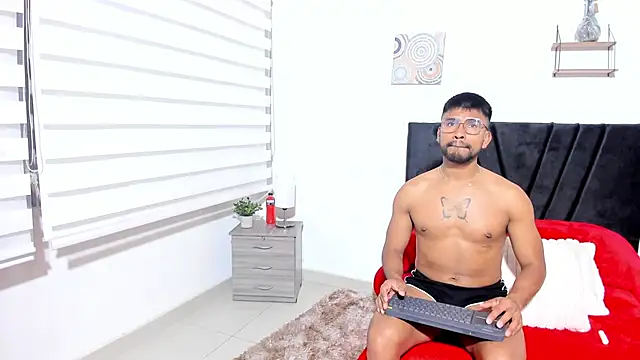 Taylormaccurdy  online show from 10/02/25, 05:05