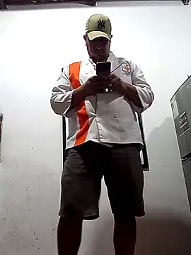 Snapshot of Tequilamaster chatting on 11/13/25, 02:54 Tequilamaster online show from 11/13/25, 02:54