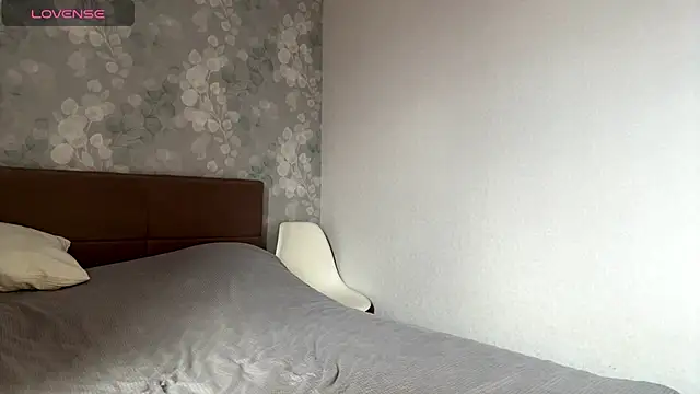 MIA SHADE online show from 11/25/25, 08:03