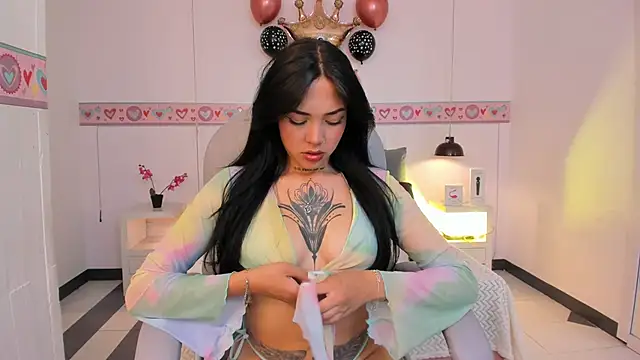 AndreaG  online show from 10/11/25, 04:02