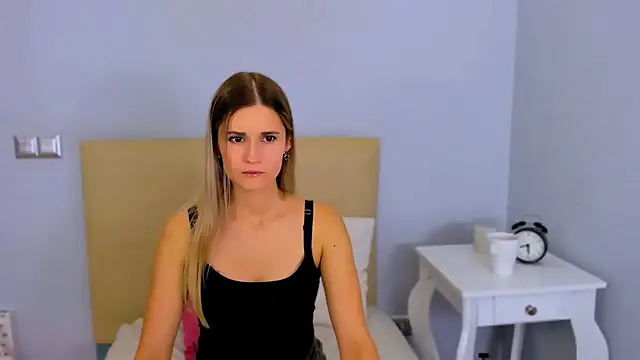 CatrinAmore online show from 11/08/25, 07:23