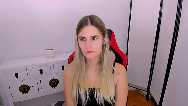 CatrinAmore online show from 10/12/25, 04:47