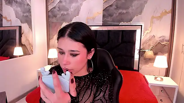 SusanVilla online show from 11/20/25, 07:36