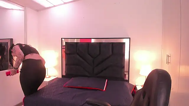 SusanVilla online show from 11/10/25, 07:41